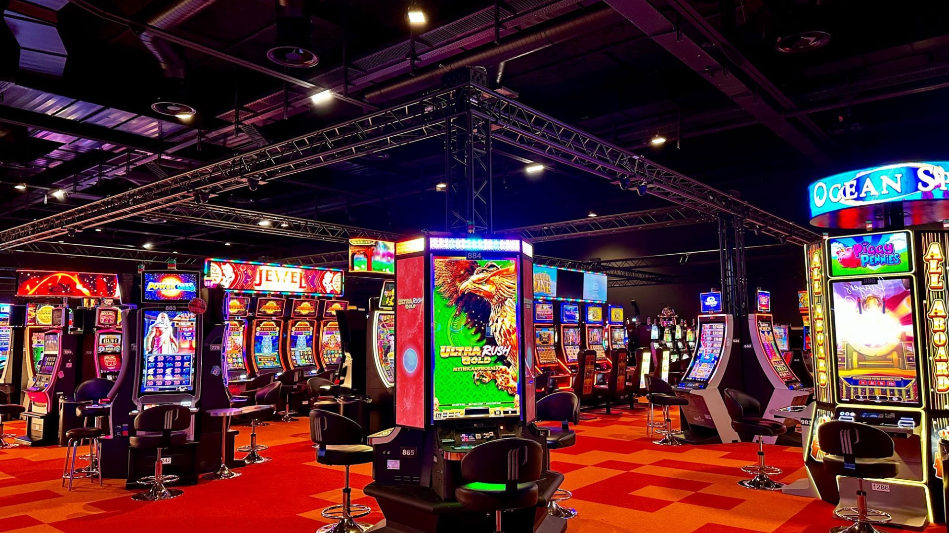 Salle des machines à sous du Pasino Partouche de Saint-Amand-les-Eaux